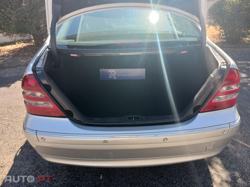 Mercedes-Benz C 220 CDI Elegance  W203