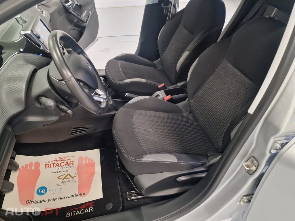 Peugeot 208 1.2 STYLE