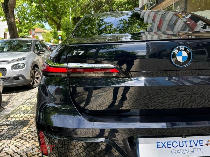 BMW i7 xDrive60 Pack Desportivo M