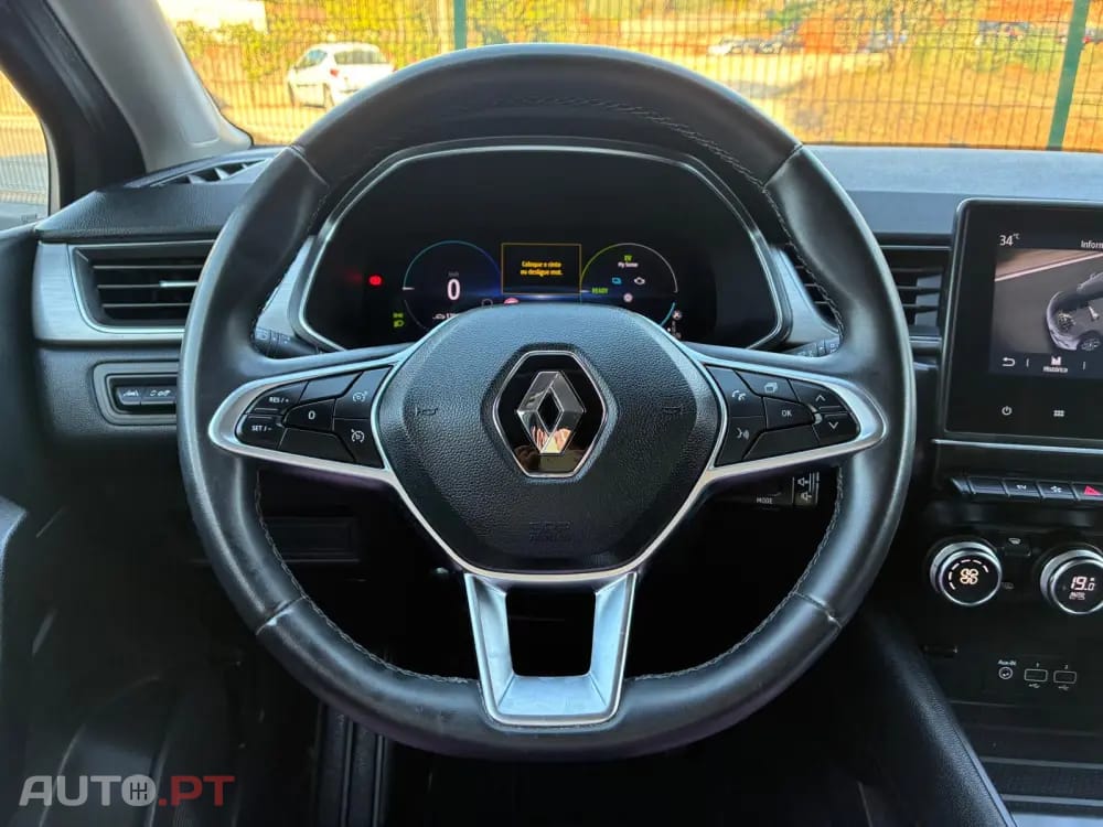 Renault Captur 1.6 HYBRID E-TECH INTENS
