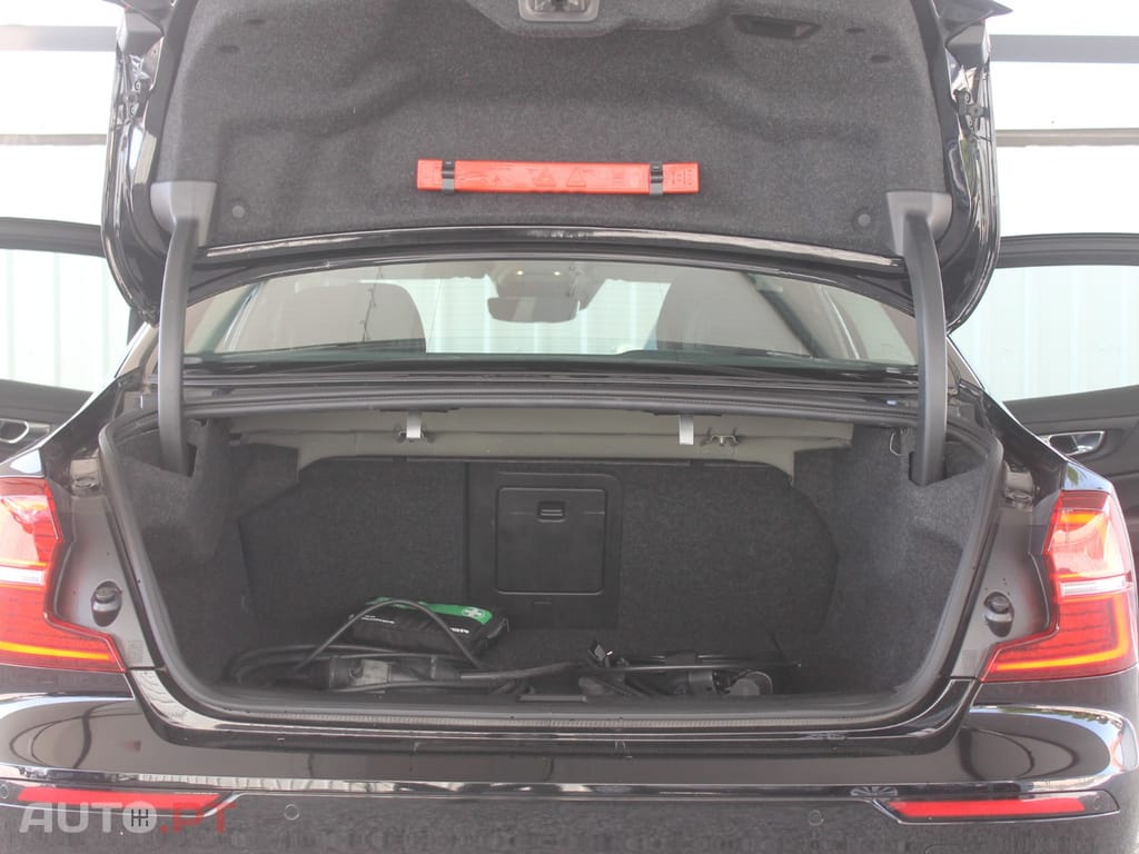 Volvo S60 2.0 T8 PHEV Inscription AWD 455 cv