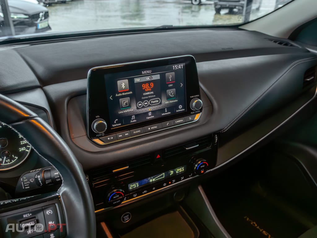 Nissan Qashqai 1.3 DIG-T N-Connecta LED+SKY