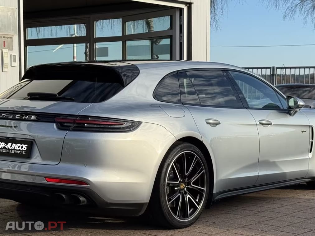 Porsche Panamera 4 E-Hybrid