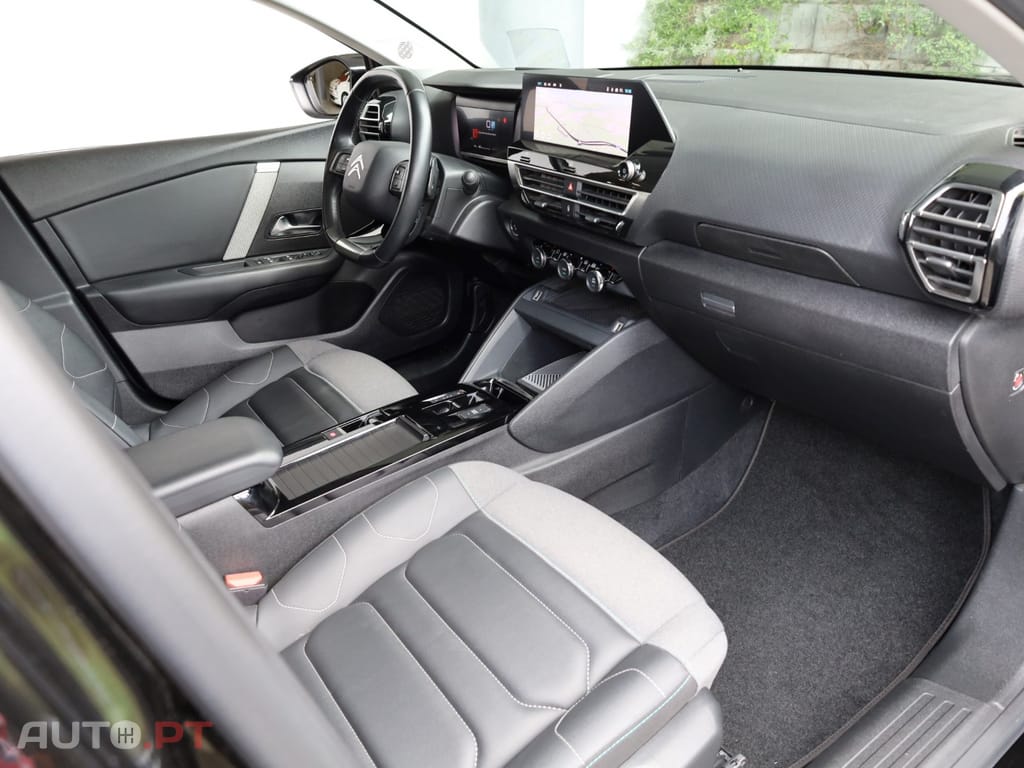 Citroen C4 X 1.2 PureTech Shine EAT8