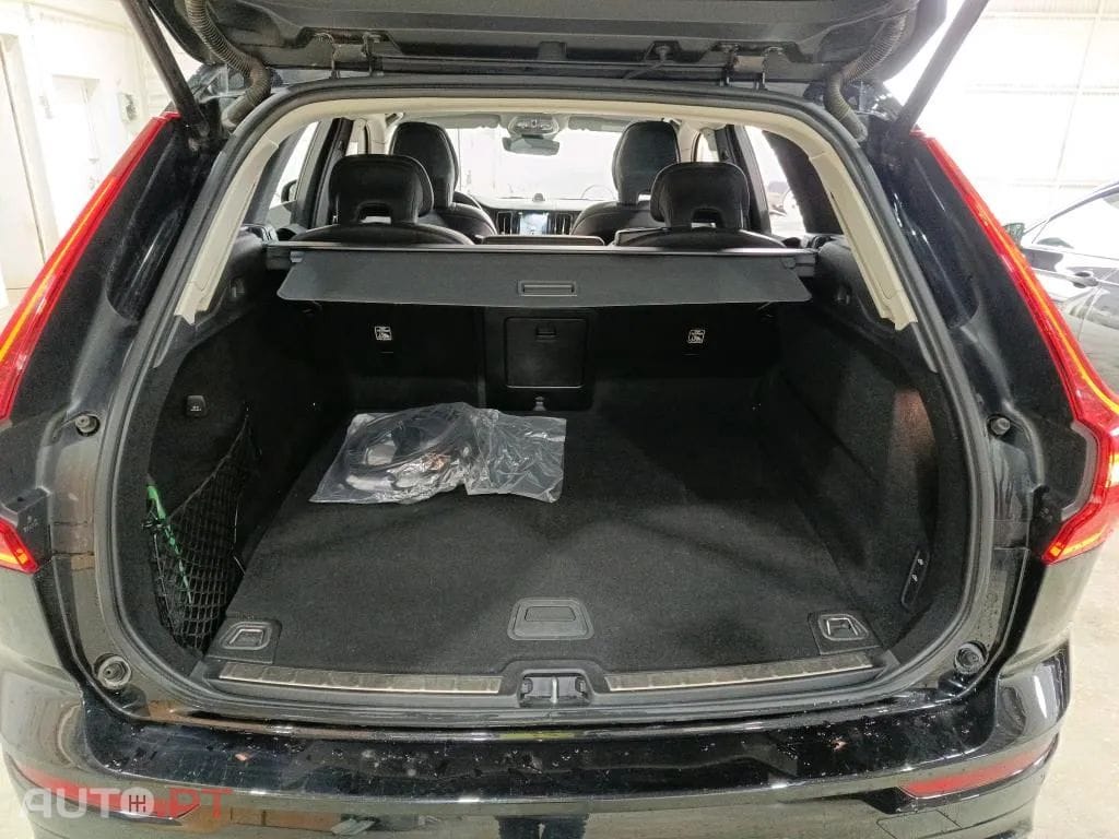 Volvo XC60 2.0 T8 PHEV Ultimate Dark AWD