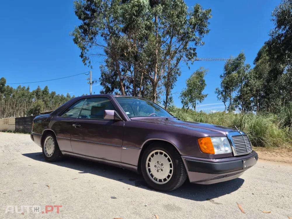 Mercedes-Benz 230 Outro