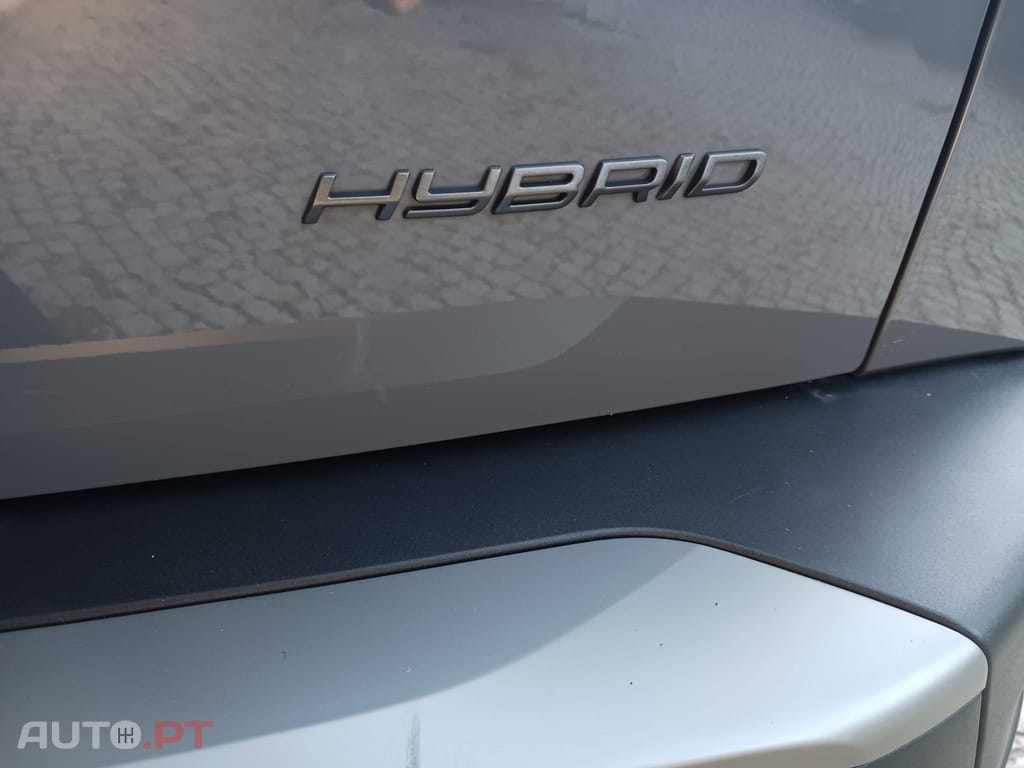 Peugeot 2008 1.2 Hybrid Allure e-DCS6