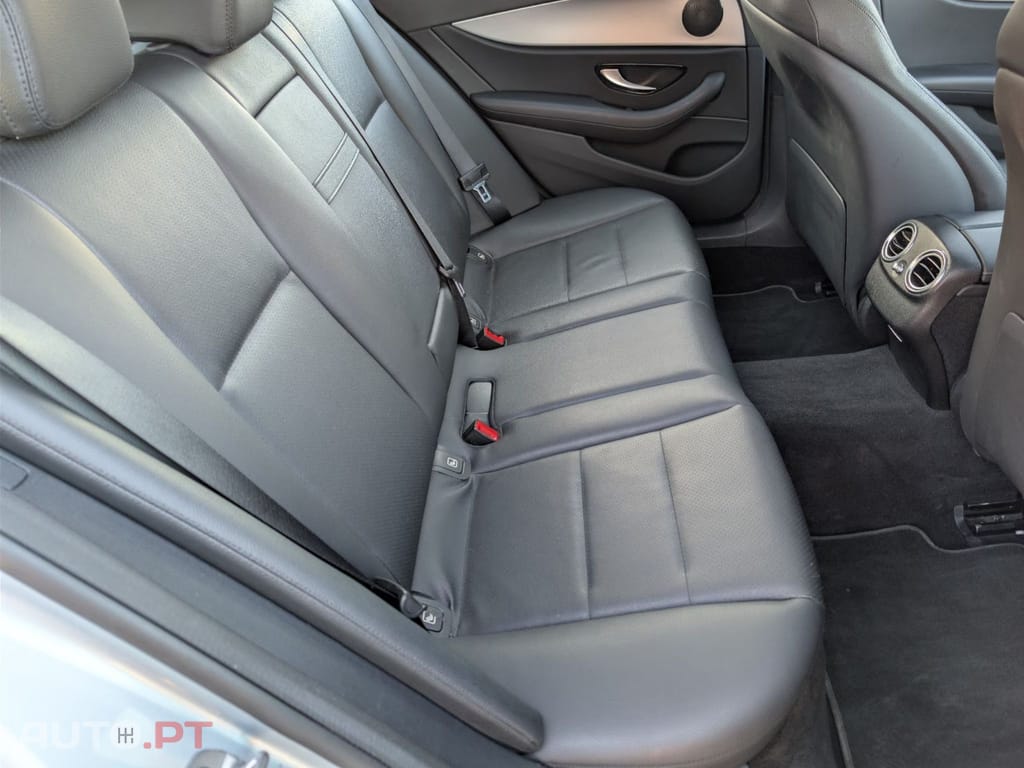 Mercedes-Benz E 300 e T-Modell Avantgarde I.V.A DEDUTIVEL