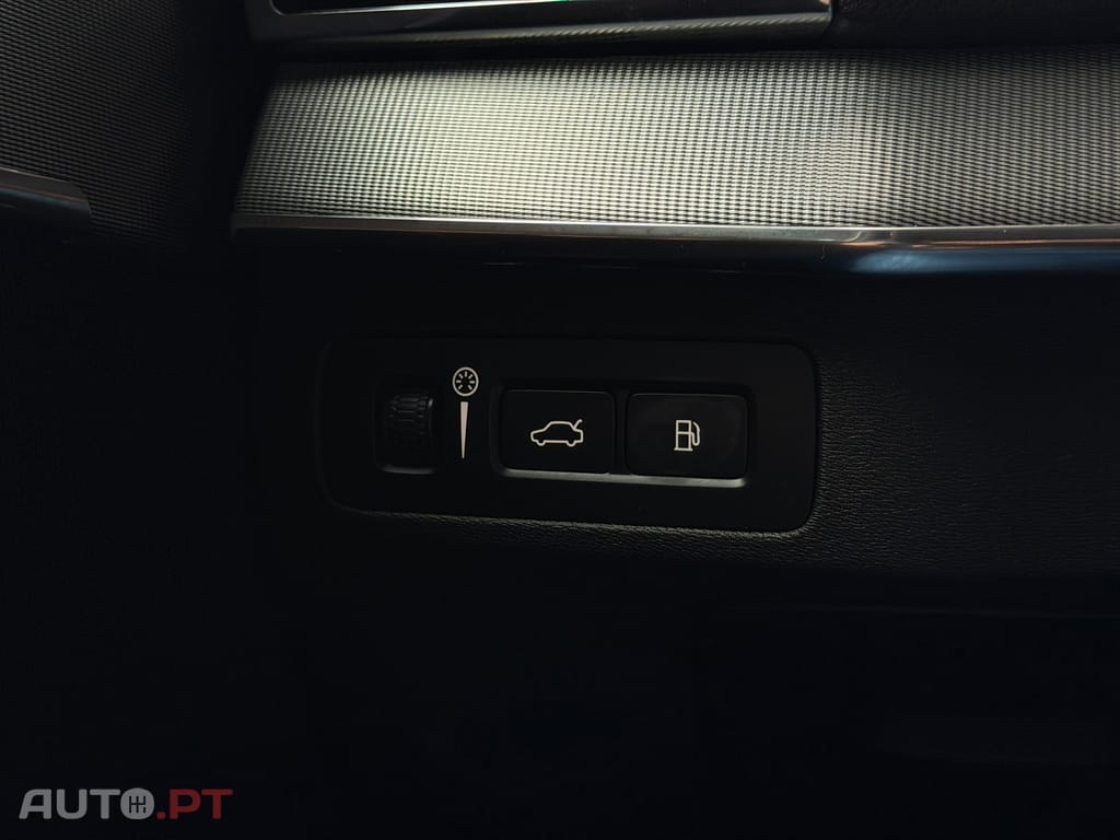 Volvo XC90 2.0 T8 PHEV R-Design AWD