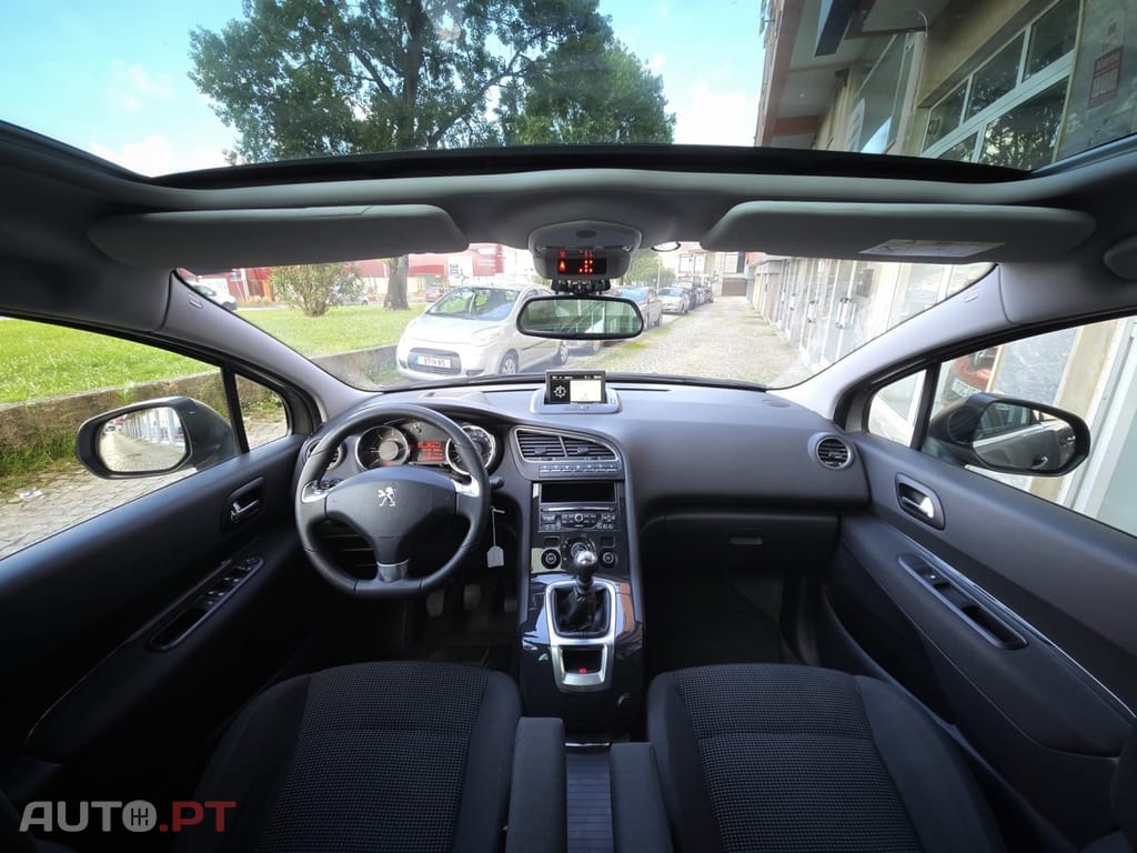 Peugeot 5008 1.6 BlueHDi Allure J17