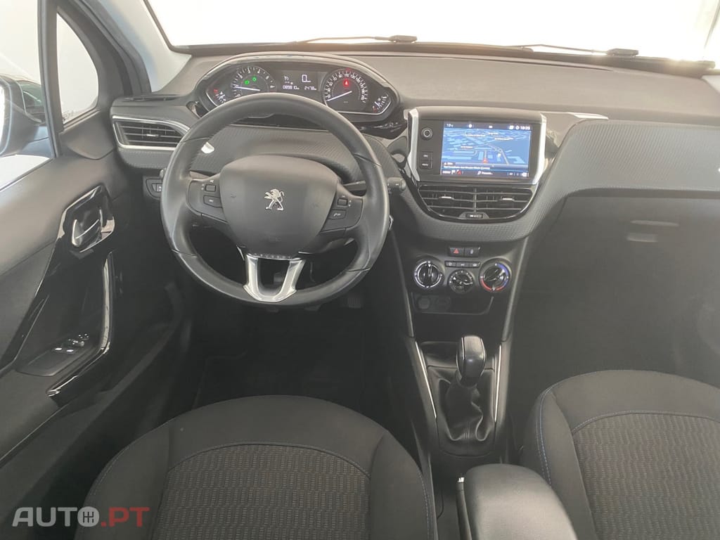 Peugeot 208 1.2 PureTech Signature