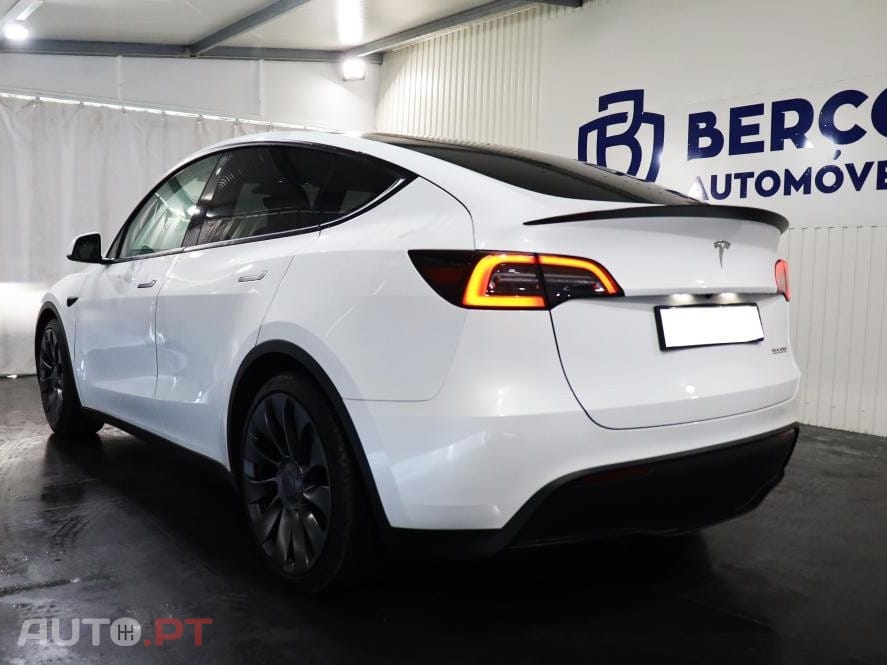 Tesla Model Y Performance Dual Motor AWD