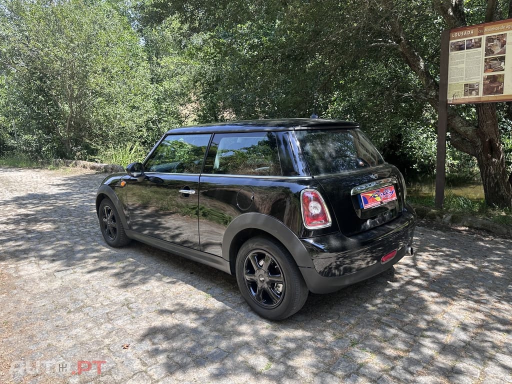 MINI Cooper Cooper D