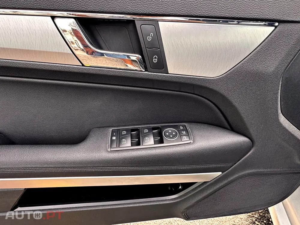 Mercedes-Benz E 220 CDi Avantgarde BlueEfficiency