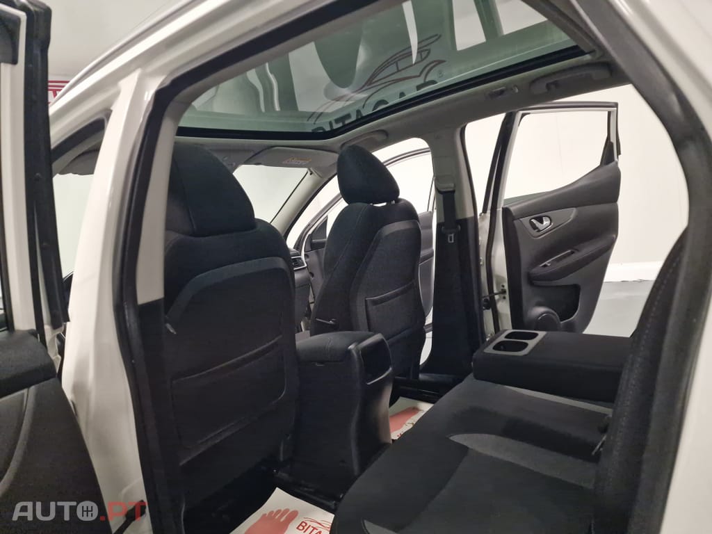 Nissan Qashqai 1.5 dCi N-Connecta