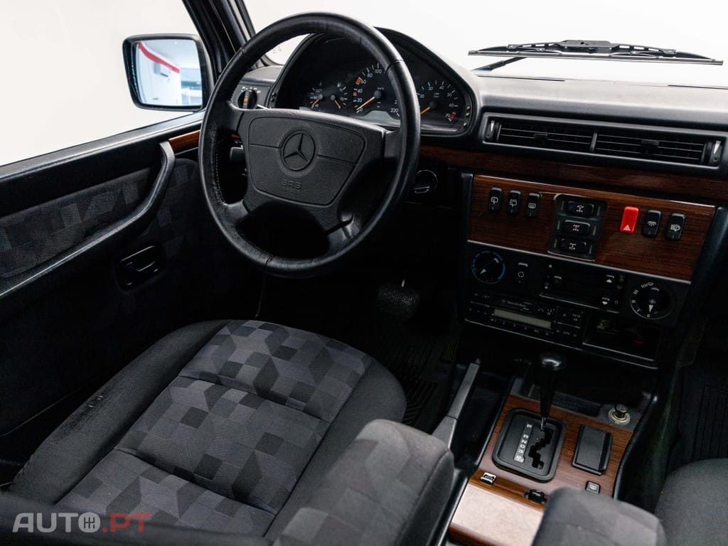 Mercedes-Benz G 320 Auto