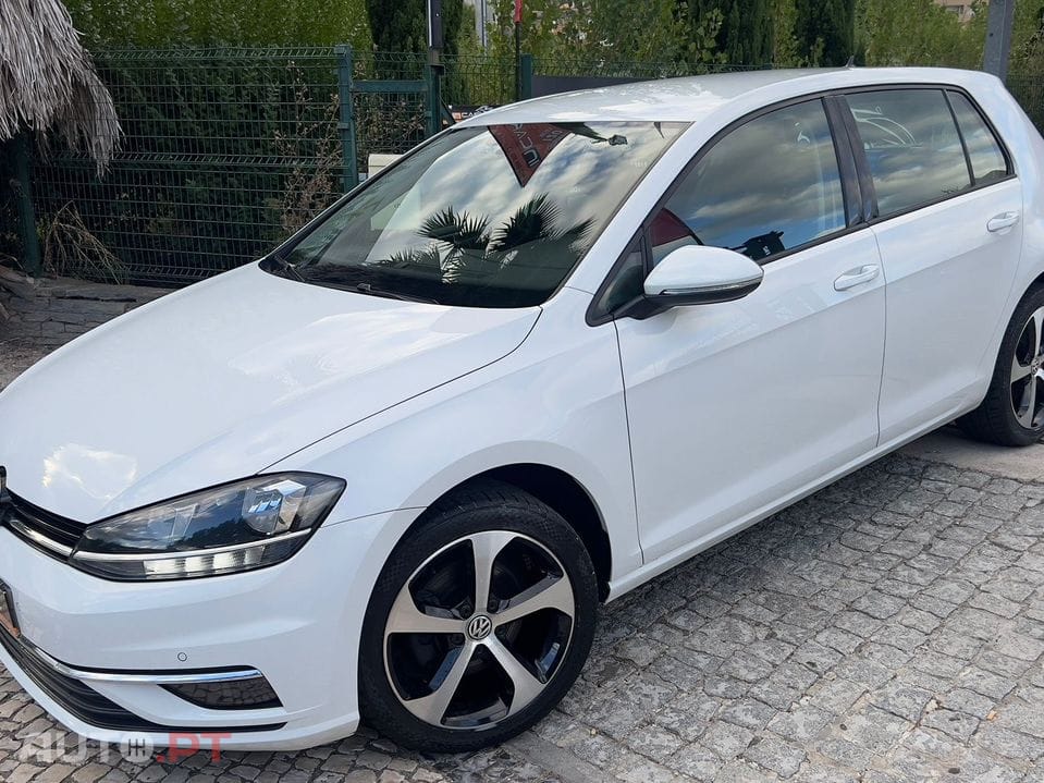 Volkswagen Golf 1.6 TDI Confortline