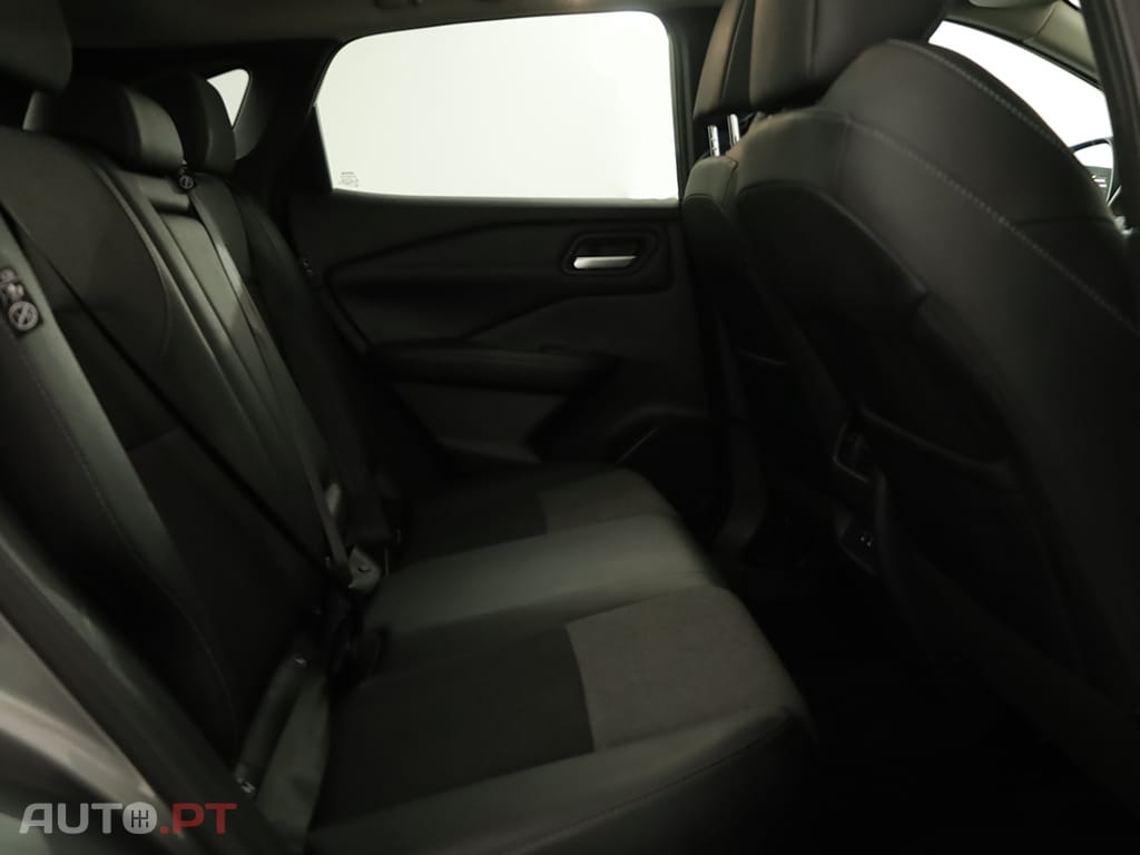 Nissan Qashqai Qashqai 1.3 DIG-T N-Connecta LED Xtronic