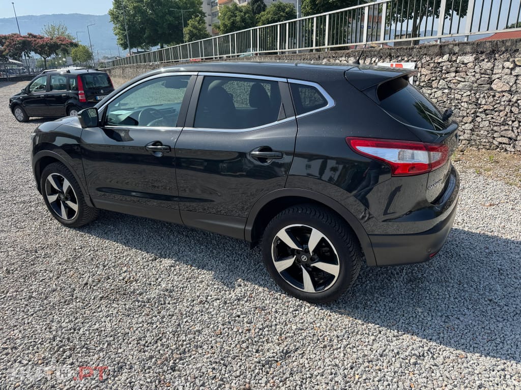 Nissan Qashqai 1.2 DIG-T N-Connecta 18