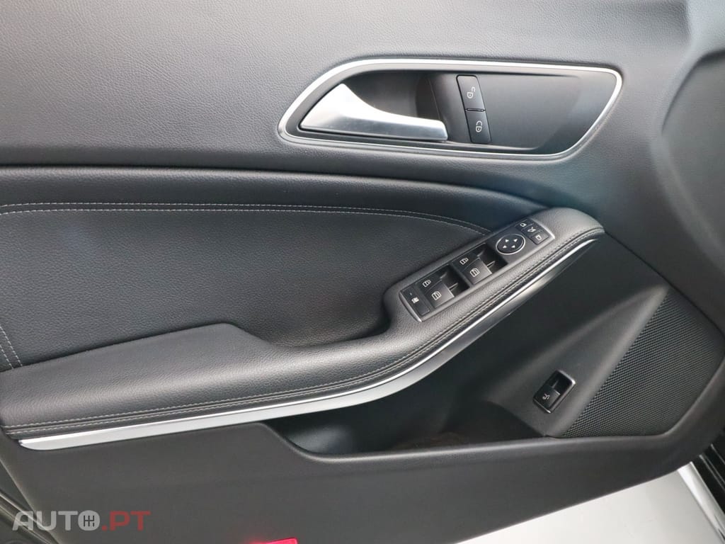 Mercedes-Benz CLA 180 d Shooting Brake — fotografia 13