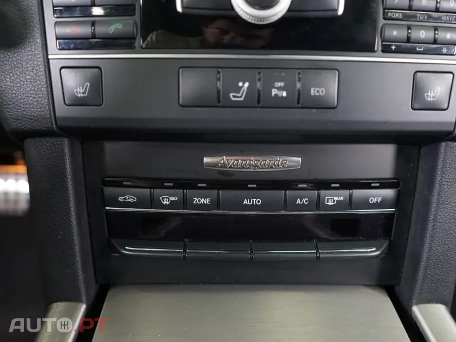 Mercedes-Benz E 220 CDi Avantgarde BlueEfficiency Auto