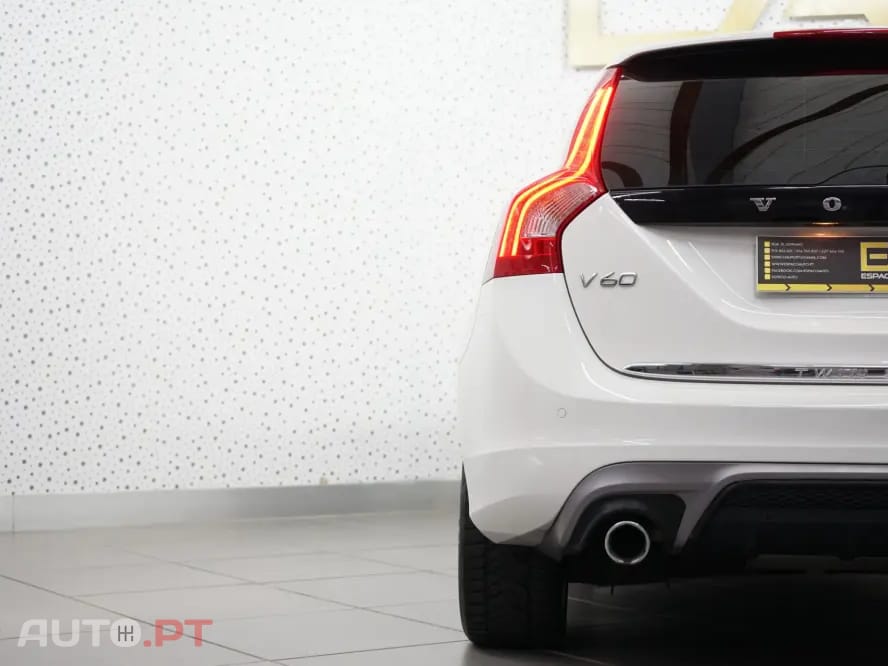 Volvo V60 2.4 D6 R-Design AWD Phev