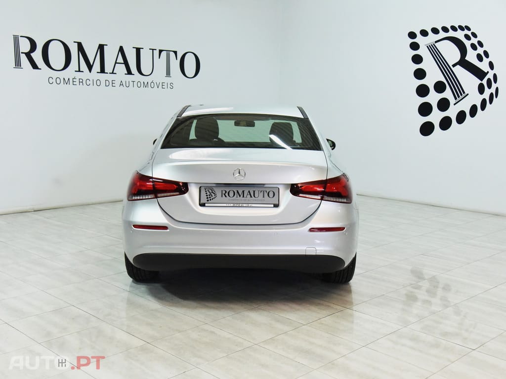 Mercedes-Benz A 180 D AUTO. SEDAN