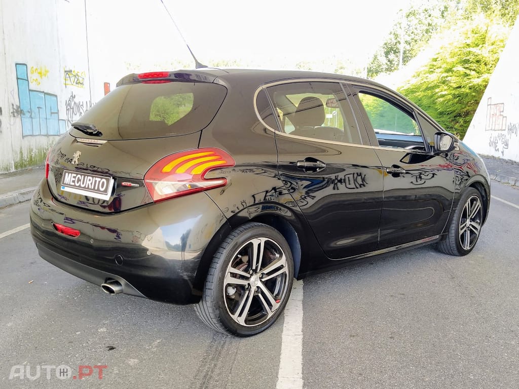 Peugeot 208 Puretech Turbo GT line