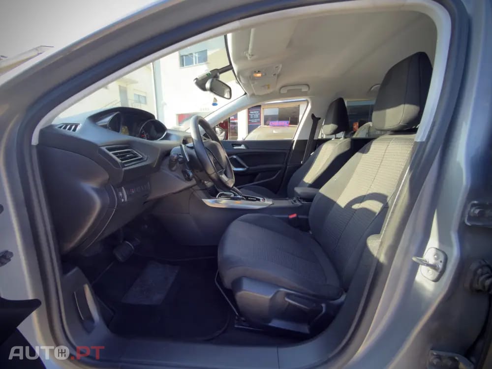Peugeot 308 1.2 PureTech Allure EAT8