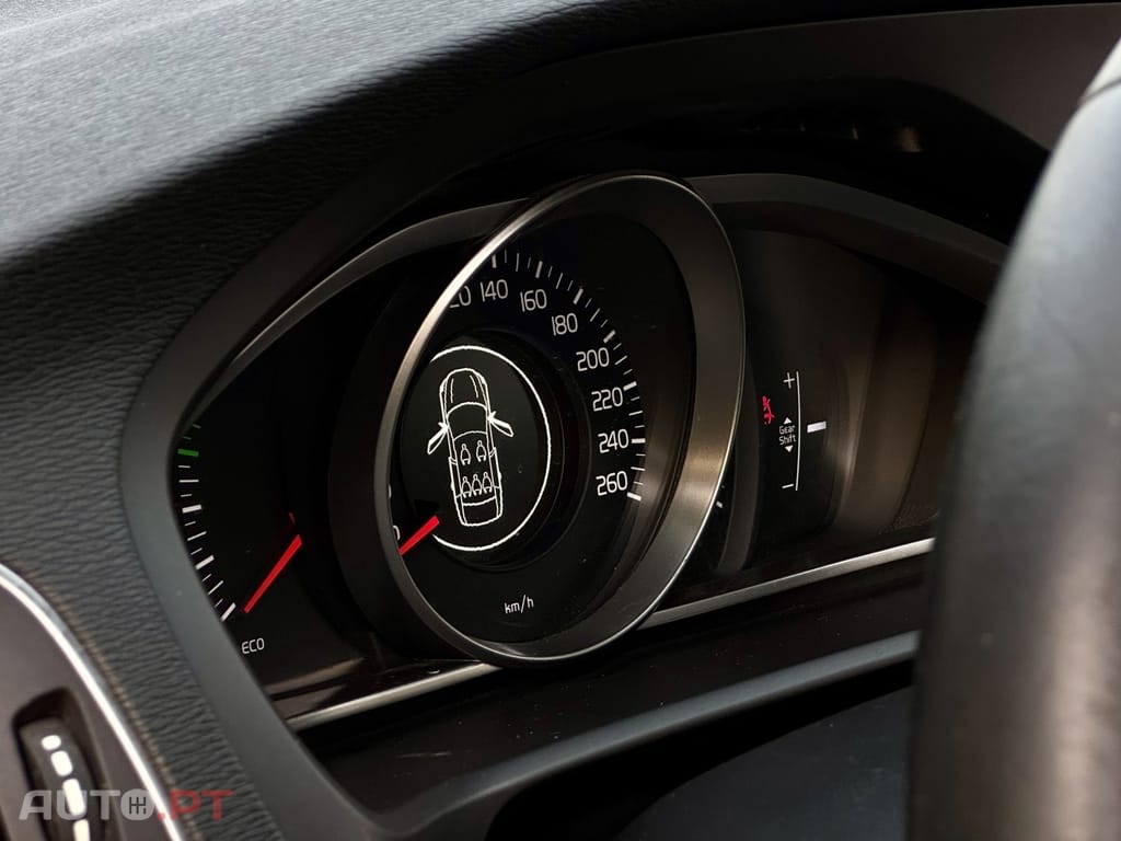 Volvo V40 2.0 D3 Momentum