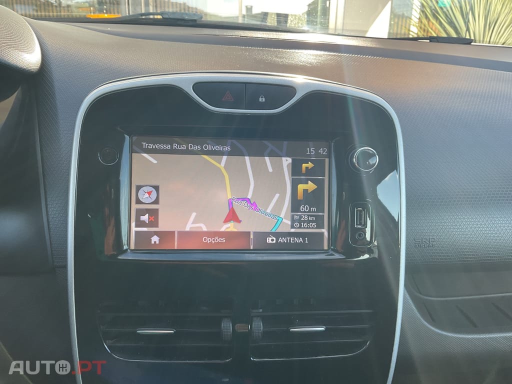 Renault Clio Sport Tourer 0.9 TCE Limited