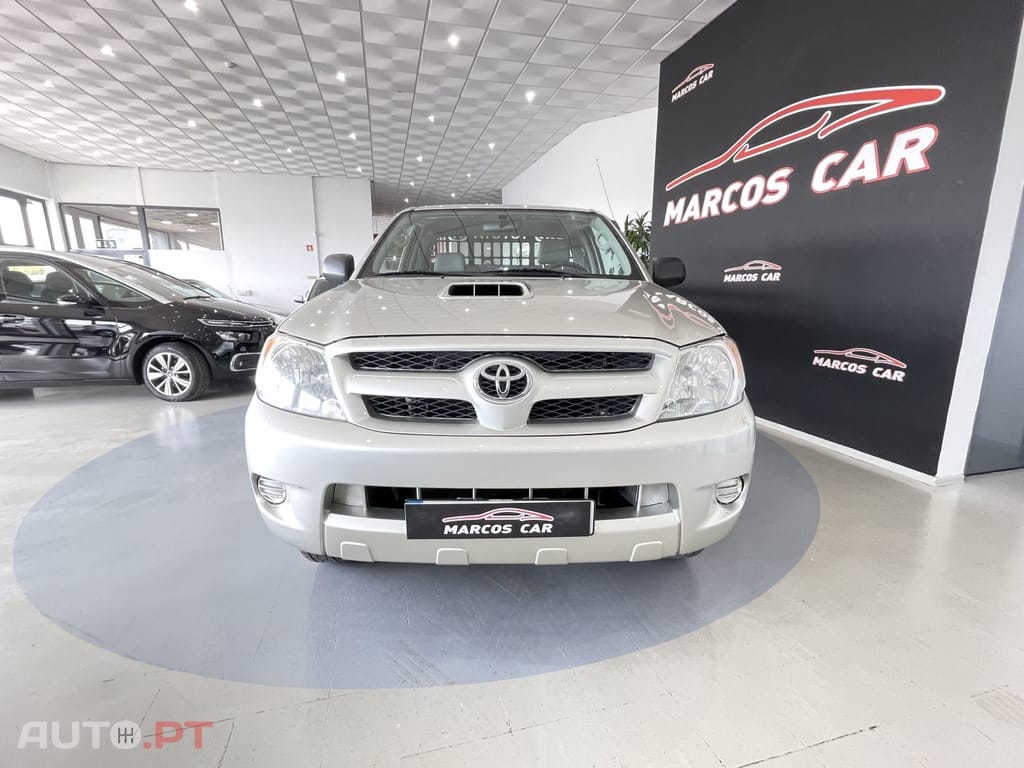 Toyota Hilux 2.5 D-4D 4WD CE CM AC