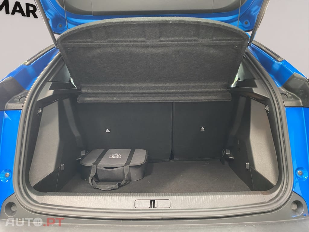 Peugeot E-2008 50 kWh Active Pack