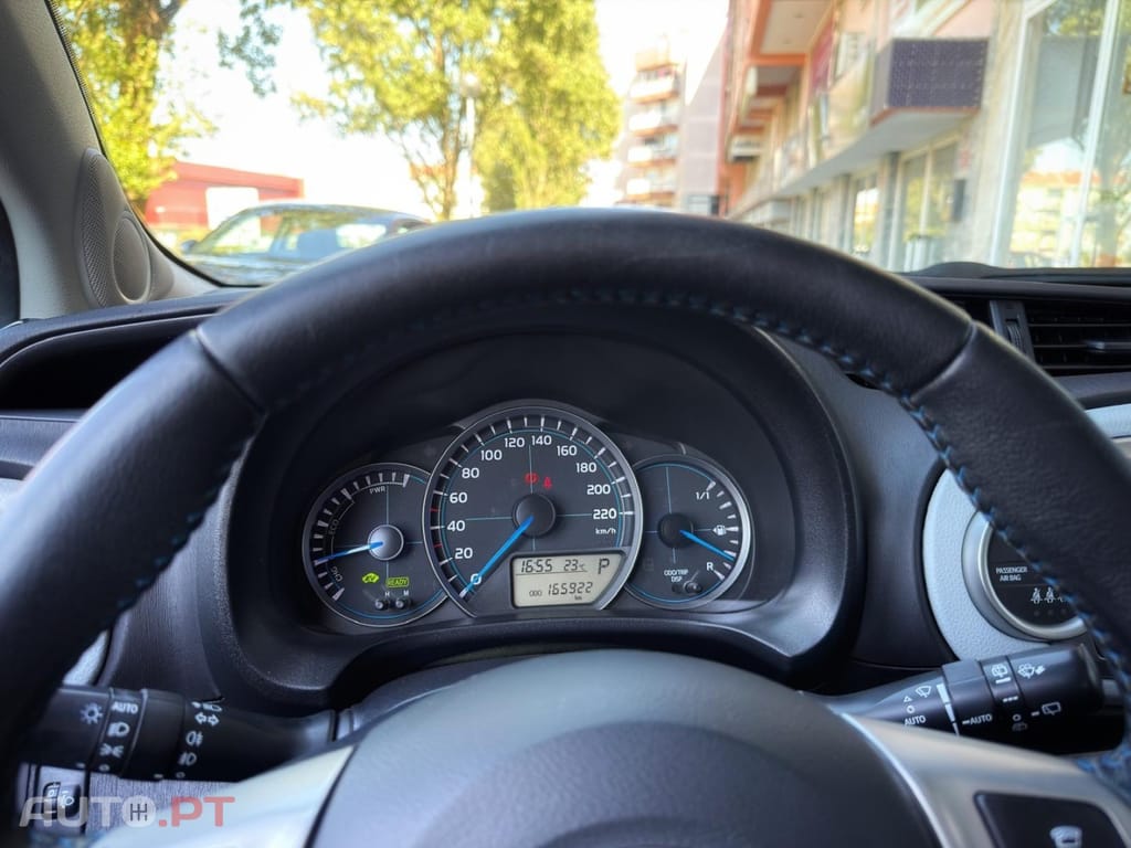 Toyota Yaris 1.5 HSD Comfort +P.Style+Navi
