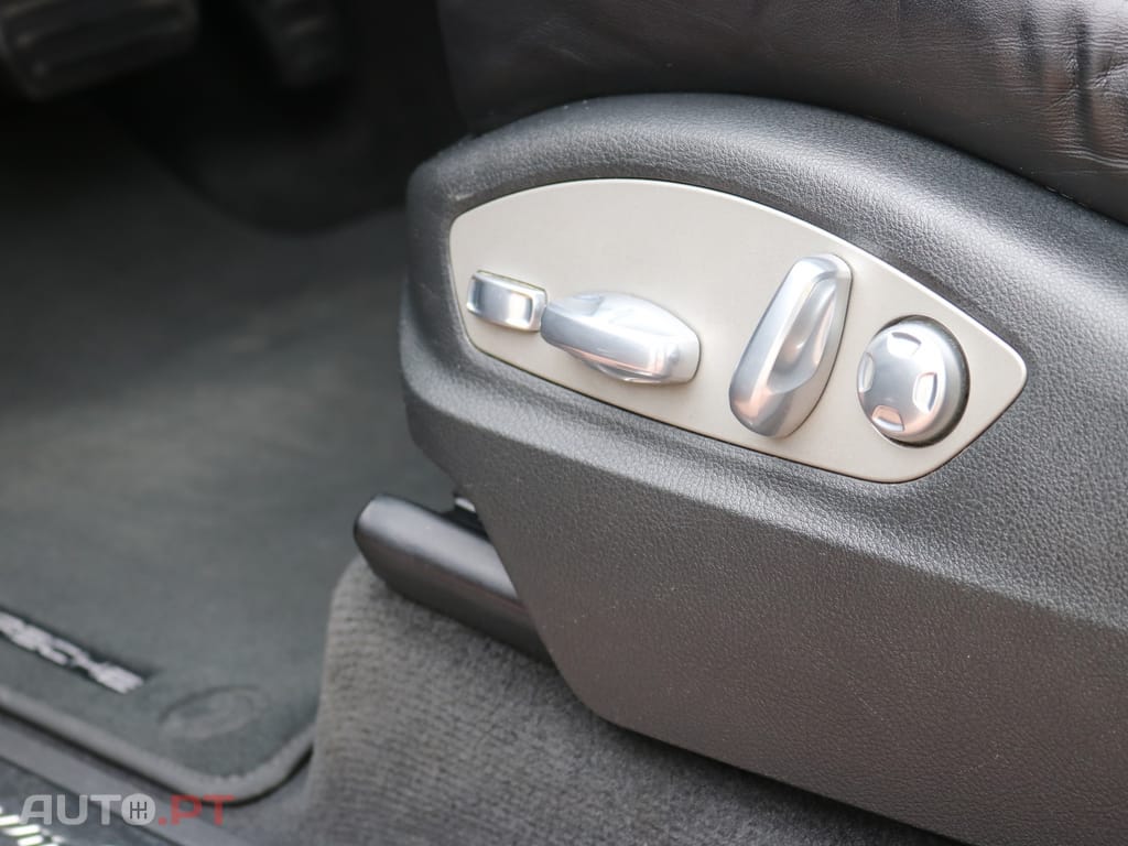 Porsche Cayenne Platinum Edition — fotografia 35