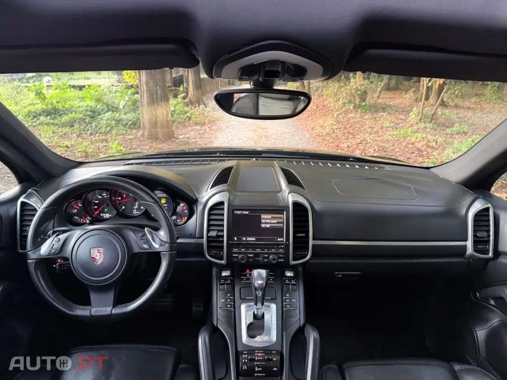 Porsche Cayenne Platinum Edition