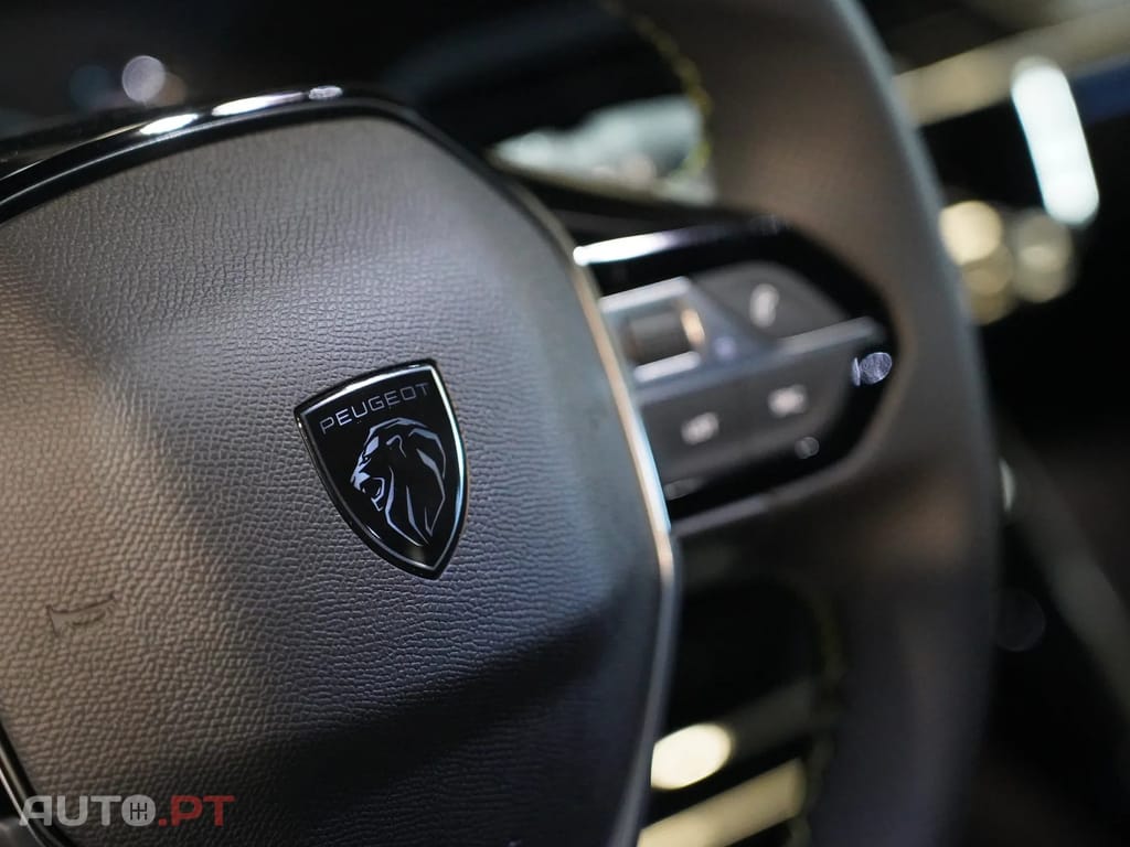 Peugeot E-2008 54 kWh GT