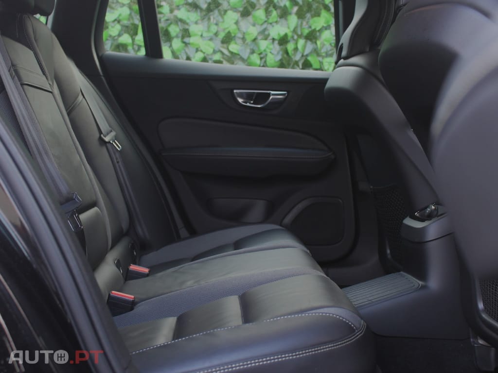 Volvo V60 2.0 T8 AWD TE R-Design