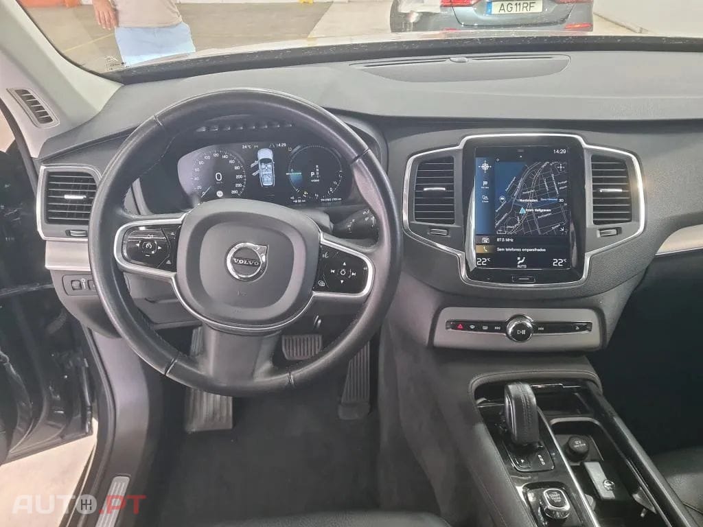 Volvo XC90 2.0 T8 PHEV Momentum Plus AWD