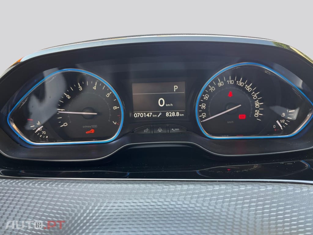 Peugeot 2008  1.2 PureTech Crossway