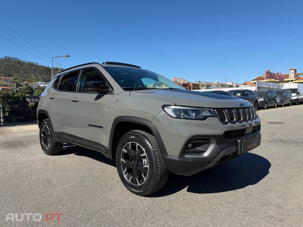 Jeep Compass 1.3 TG Trailhawk