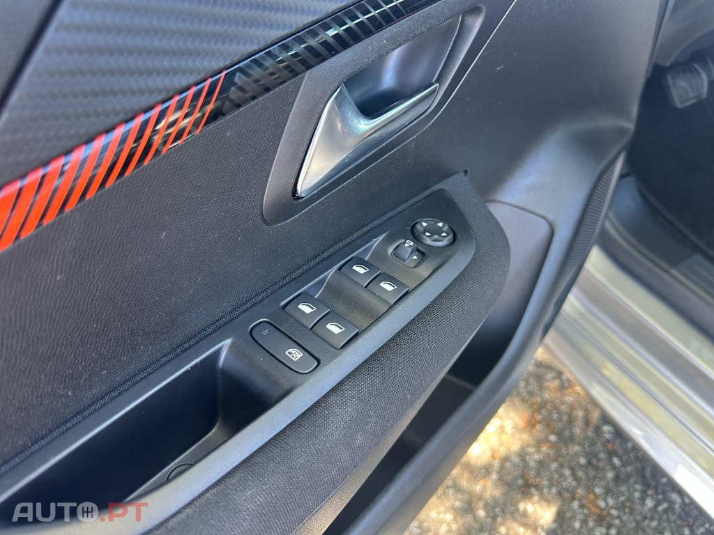 Peugeot 208 1.2 PureTech Allure Pack EAT8