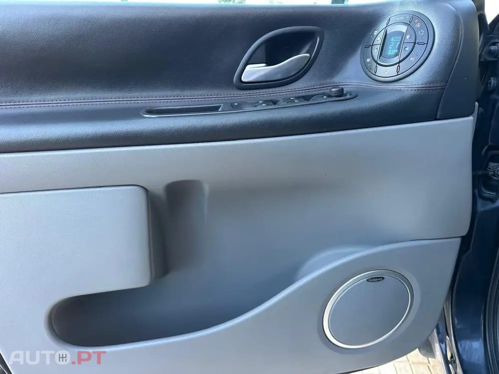 Renault Espace 2.0 dCi Initiale 7L