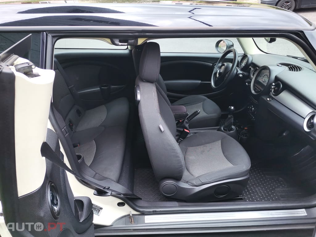 MINI Clubman One D - Van den Broeck