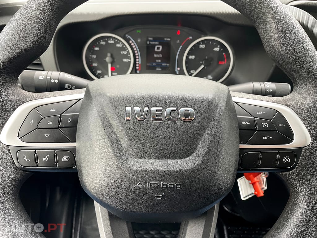 Iveco Daily 3.0D 35C16 Contentor + Plataforma Elevatória