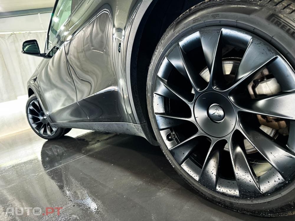 Tesla Model Y Long Range Dual Motor AWD