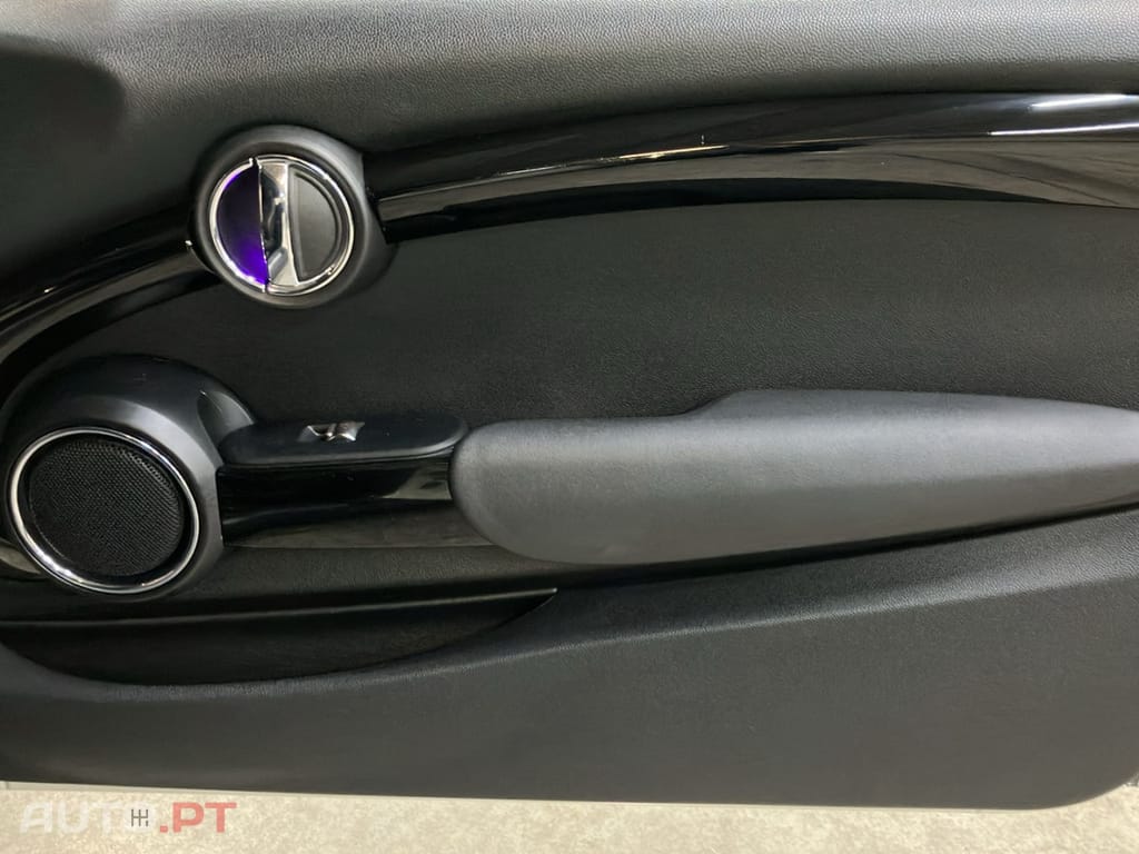 MINI Cabrio Cooper SD Auto Desportiva