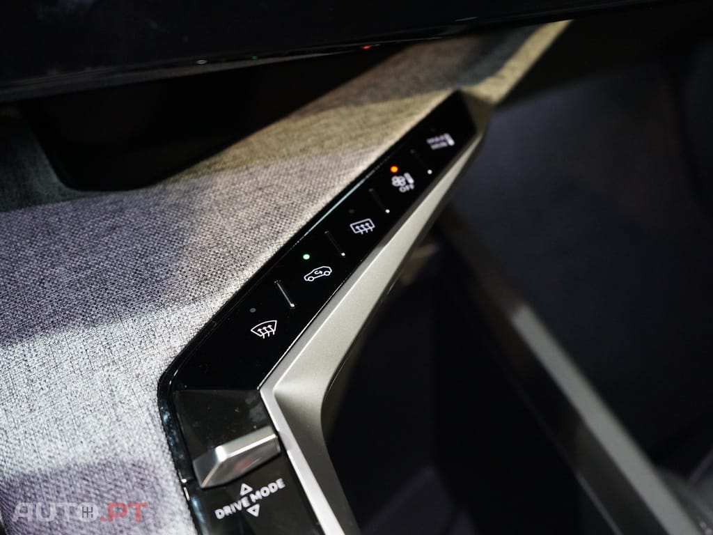 Peugeot 3008 1.2 Hybrid Allure e-DCS6