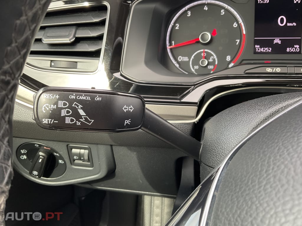 Volkswagen Polo 1.0 Confortline