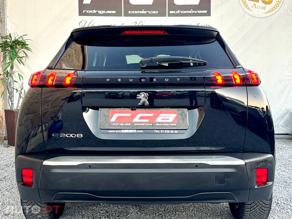 Peugeot E-2008 50 kWh Allure Pack - IVA Dedutivel !!!